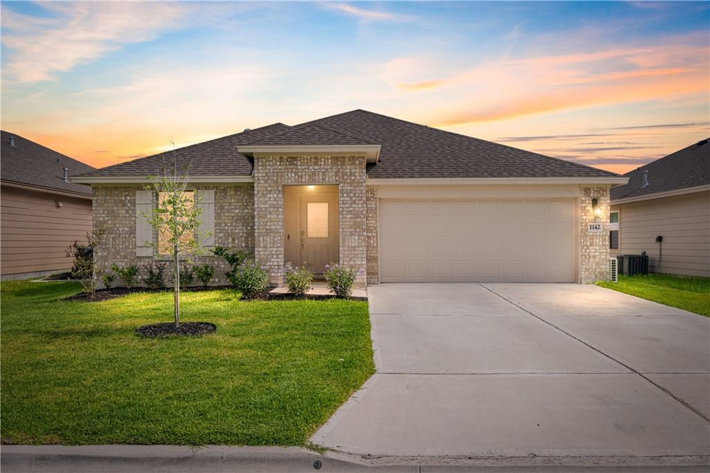 1142 Breebry Dr, Corpus Christi, TX 78415