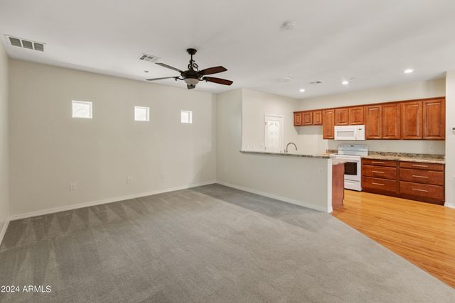 23907 N 83RD Avenue, Peoria, AZ 85383