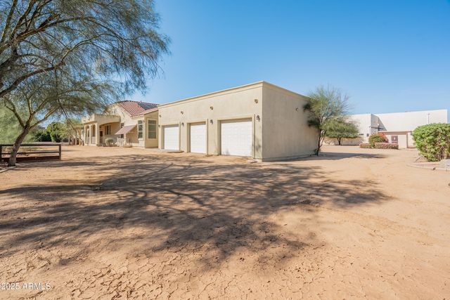 23907 N 83RD Avenue, Peoria, AZ 85383