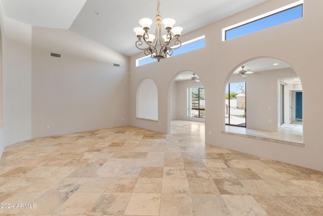 23907 N 83RD Avenue, Peoria, AZ 85383