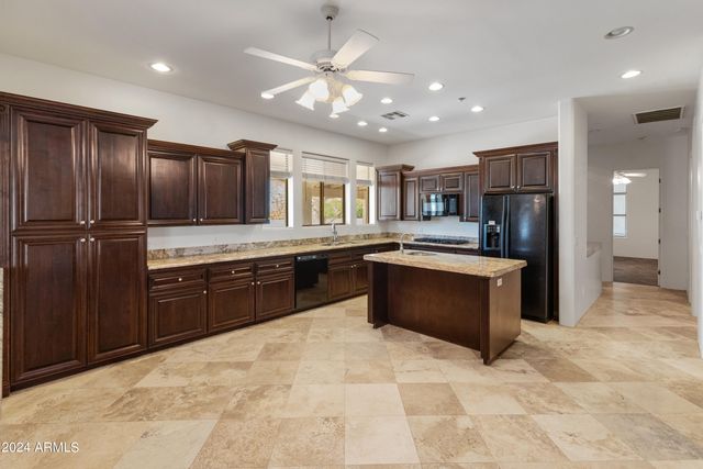 23907 N 83RD Avenue, Peoria, AZ 85383