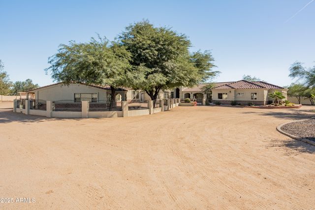 23907 N 83RD Avenue, Peoria, AZ 85383
