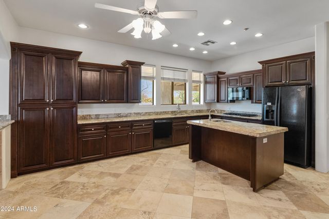 23907 N 83RD Avenue, Peoria, AZ 85383