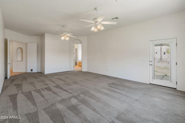 23907 N 83RD Avenue, Peoria, AZ 85383