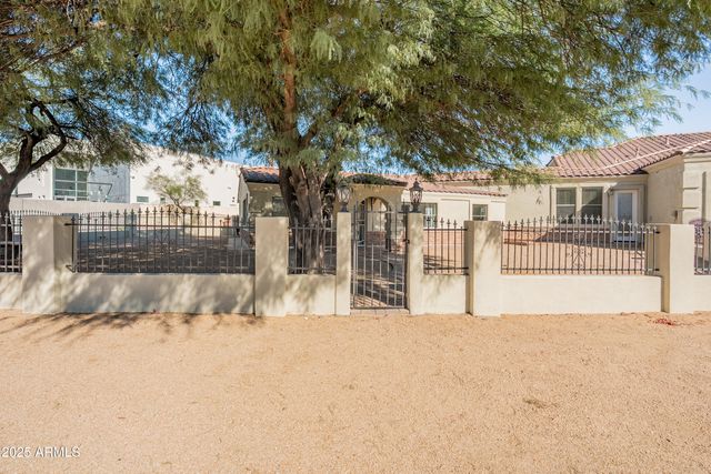 23907 N 83RD Avenue, Peoria, AZ 85383