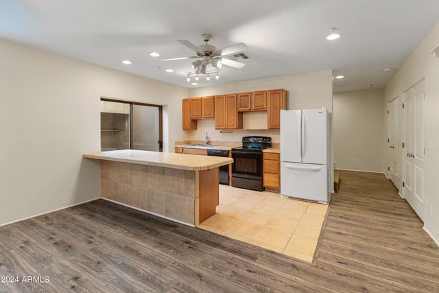 23907 N 83RD Avenue, Peoria, AZ 85383