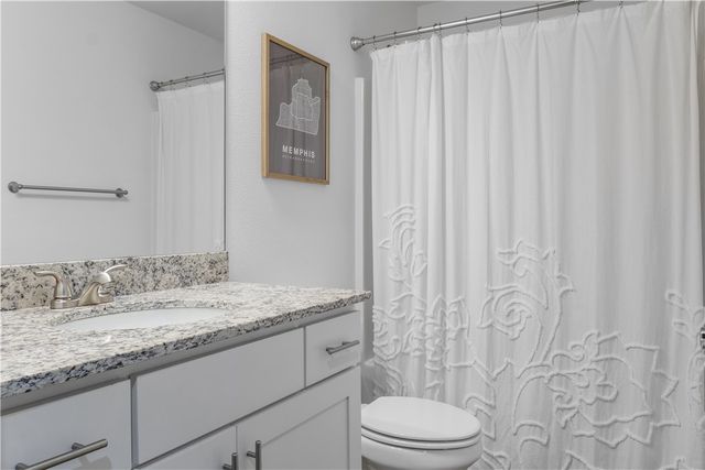 5820 W Holdcroft Drive, Fayetteville, AR 72704