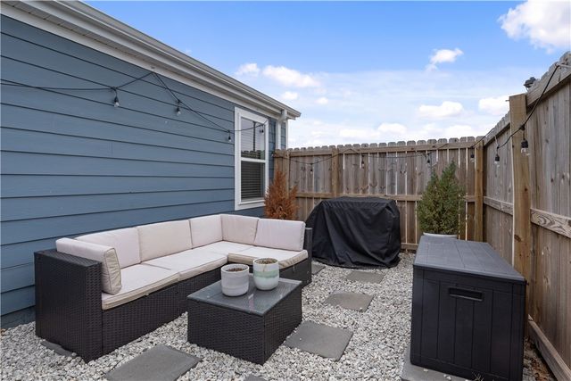 5820 W Holdcroft Drive, Fayetteville, AR 72704