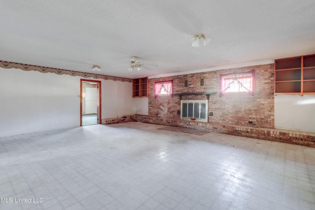 3300 Macphelah Road, Moss Point, MS 39563