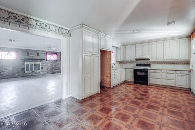 3300 Macphelah Road, Moss Point, MS 39563