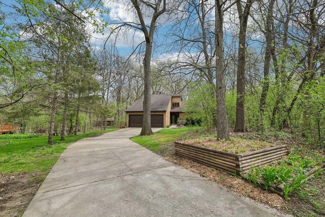 422 Game Ridge Trail, Oregon, WI 53575