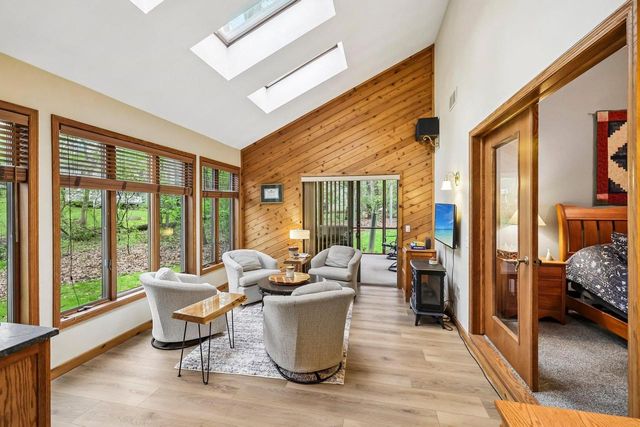 422 Game Ridge Trail, Oregon, WI 53575