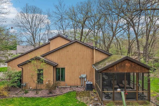 422 Game Ridge Trail, Oregon, WI 53575