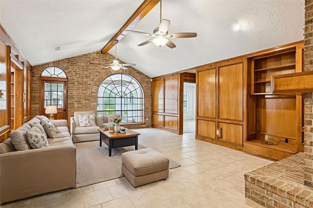 9053 Lantern Creek Court, Conroe, TX 77303