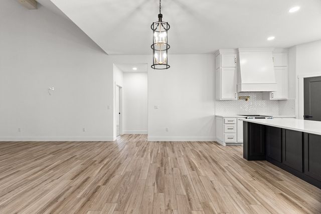 707 NW 6th St, Andrews, TX 79714