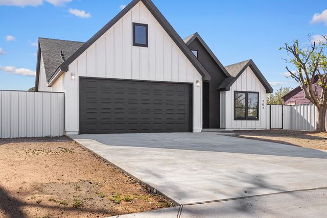 707 NW 6th St, Andrews, TX 79714