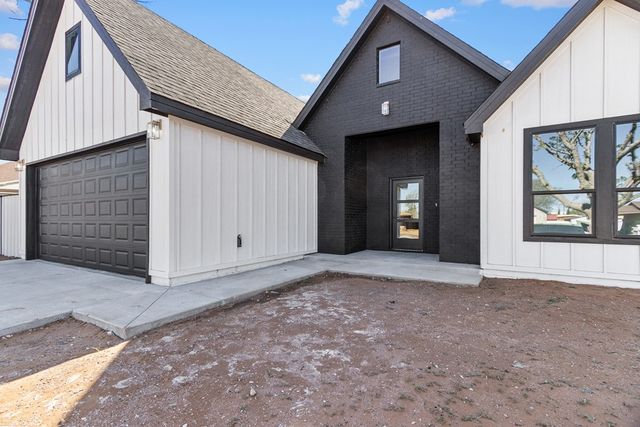 707 NW 6th St, Andrews, TX 79714