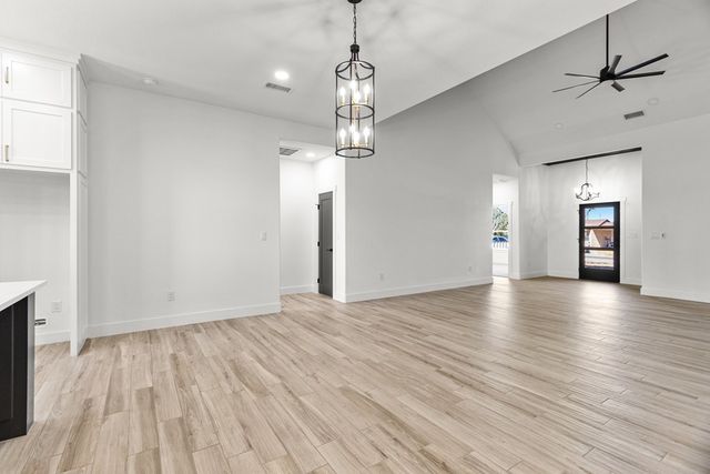 707 NW 6th St, Andrews, TX 79714