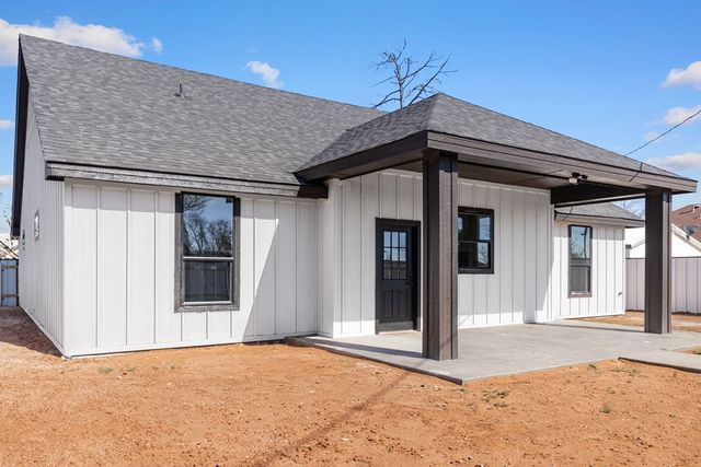 707 NW 6th St, Andrews, TX 79714