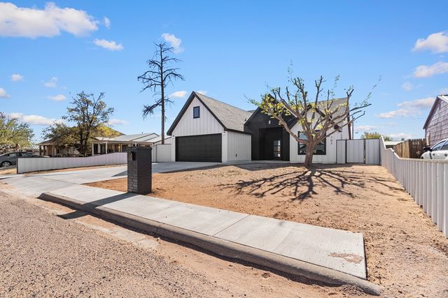 707 NW 6th St, Andrews, TX 79714