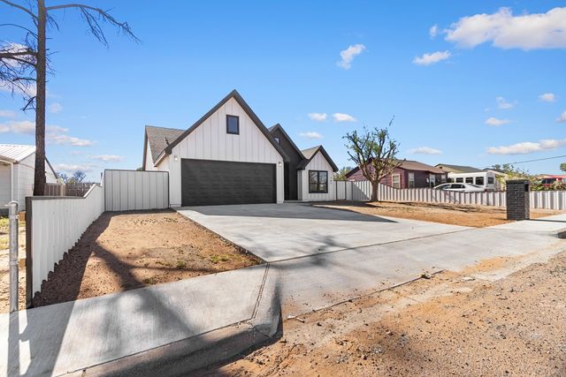 707 NW 6th St, Andrews, TX 79714