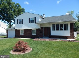 1443 HAMPTON LN, Warminster, PA 18974