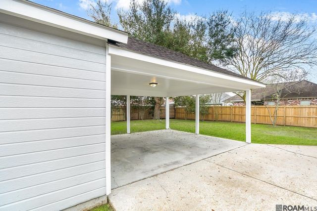 18553 Lake Iris Ave, Baton Rouge, LA 70817