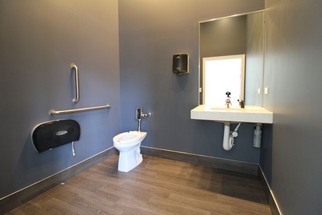 859 N Ashland Avenue Commercial, Chicago, IL 60622