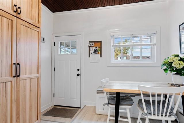 5523 W Pensacola Avenue, Chicago, IL 60641