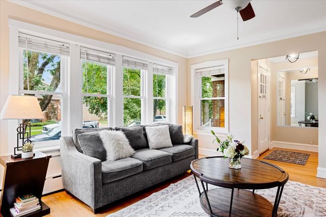 5523 W Pensacola Avenue, Chicago, IL 60641