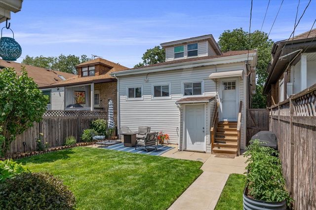 5523 W Pensacola Avenue, Chicago, IL 60641