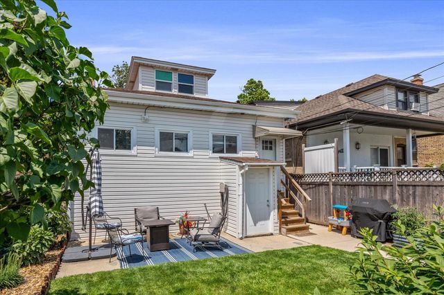 5523 W Pensacola Avenue, Chicago, IL 60641