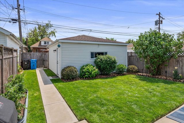 5523 W Pensacola Avenue, Chicago, IL 60641