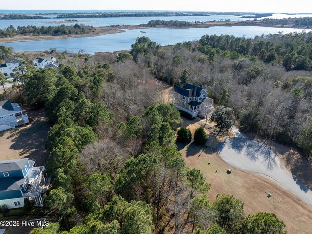 415 Wisteria Lane, Holly Ridge, NC 28445
