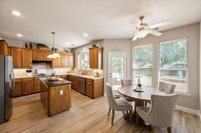 1910 Yarmouth Court, Mansfield, TX 76063