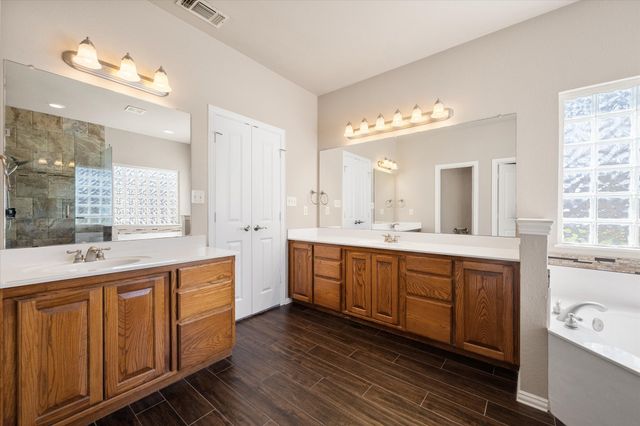 1910 Yarmouth Court, Mansfield, TX 76063