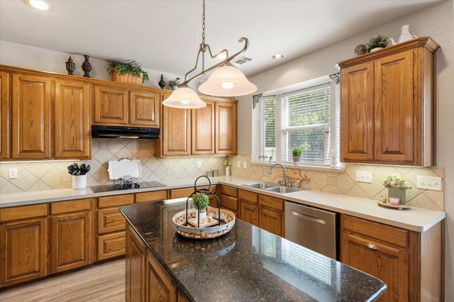 1910 Yarmouth Court, Mansfield, TX 76063
