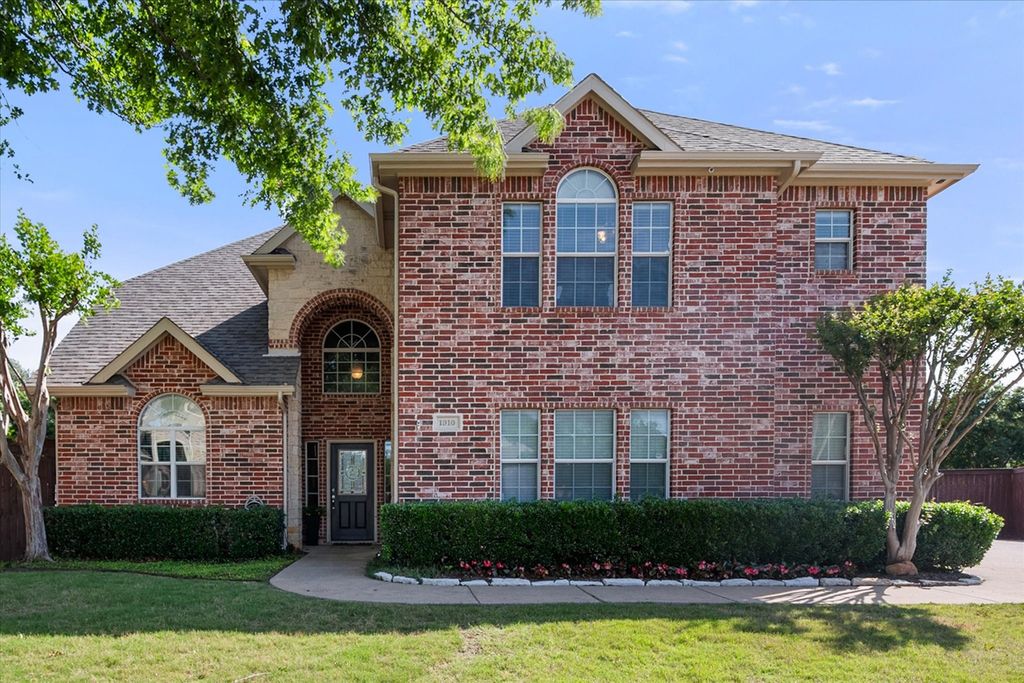 1910 Yarmouth Court, Mansfield, TX 76063