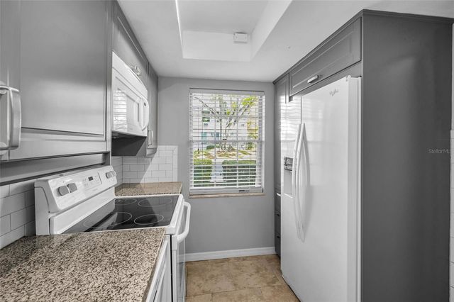 400 GLENNES LANE 107, Dunedin, FL 34698