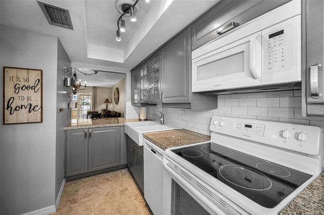 400 GLENNES LANE 107, Dunedin, FL 34698