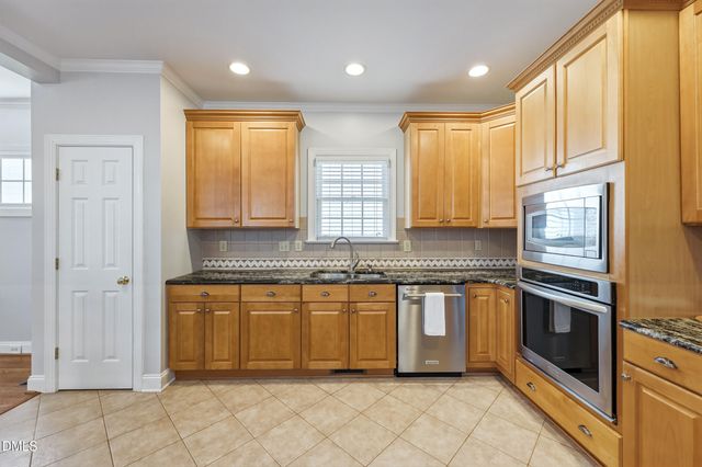 517 Commons Walk Circle, Cary, NC 27519