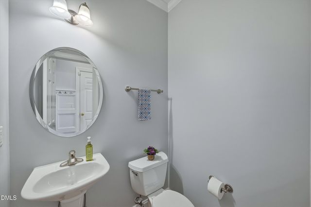 517 Commons Walk Circle, Cary, NC 27519