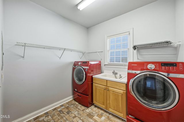 517 Commons Walk Circle, Cary, NC 27519