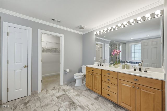 517 Commons Walk Circle, Cary, NC 27519