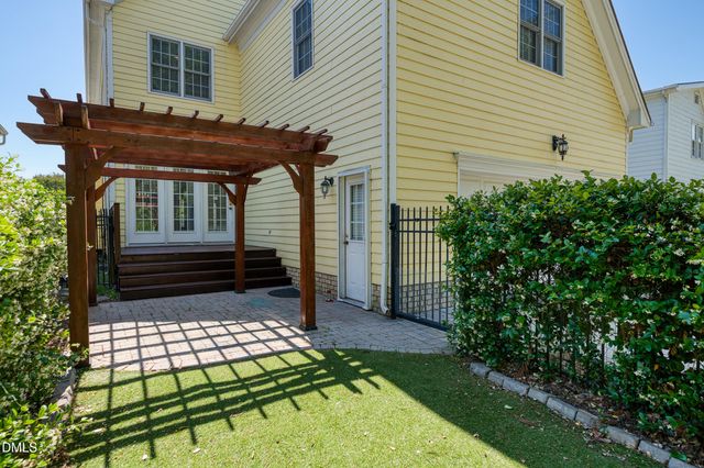 517 Commons Walk Circle, Cary, NC 27519