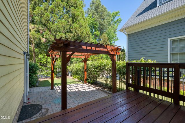 517 Commons Walk Circle, Cary, NC 27519
