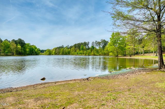 517 Commons Walk Circle, Cary, NC 27519