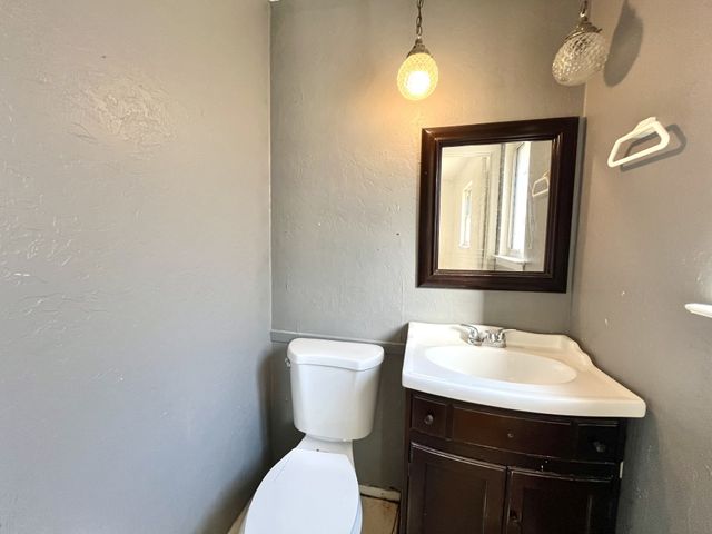 1900 Robinson Street, Irving, TX 75060