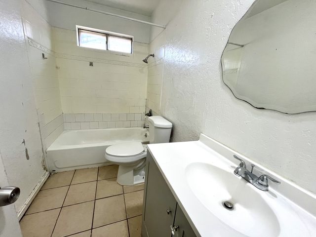 1900 Robinson Street, Irving, TX 75060