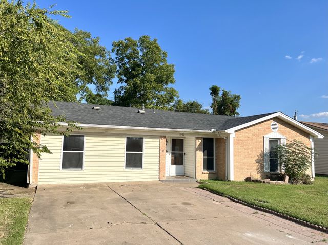 1900 Robinson Street, Irving, TX 75060